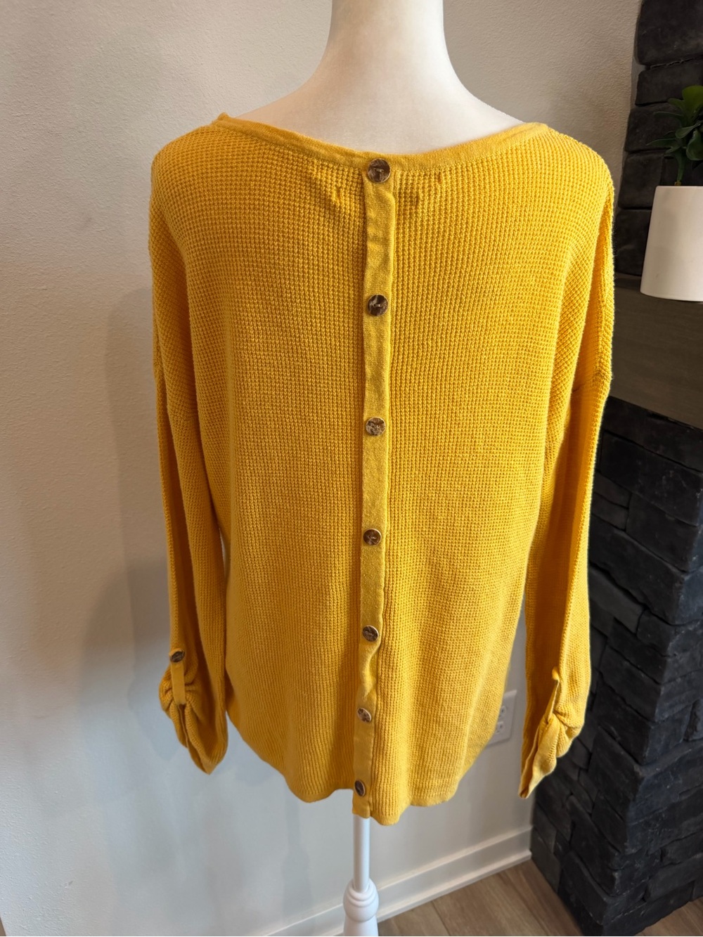 Max Studio Women's Yellow Scoop Neck Waffle Knit Sweater with Button Back. Sz XL - Picture 5 of 11